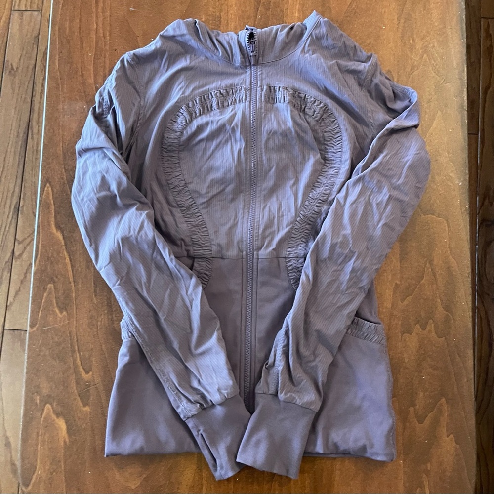 Lululemon Athletica lavender dance studio  Hooded Jacket size 10